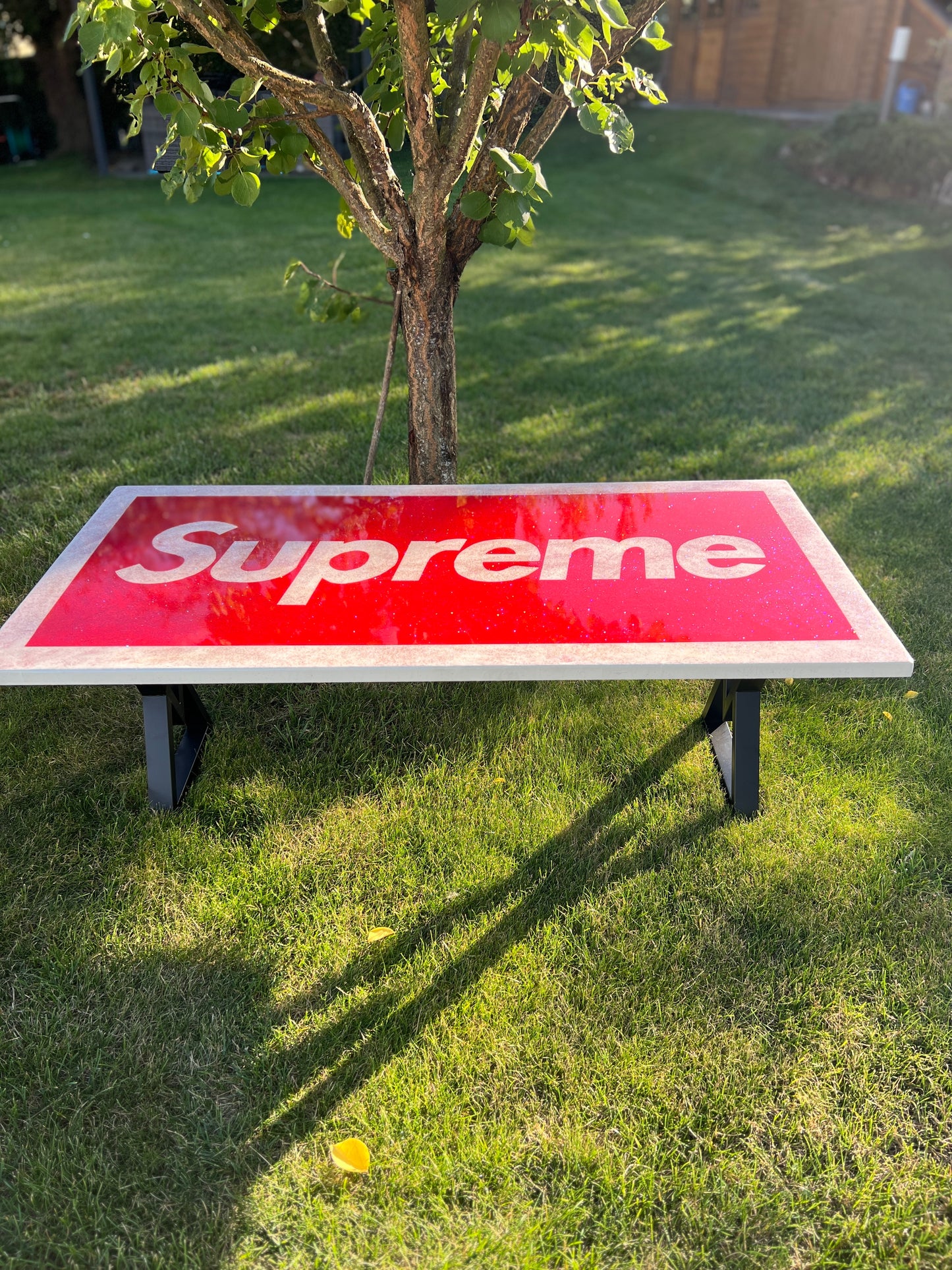 Supreme Couchtisch